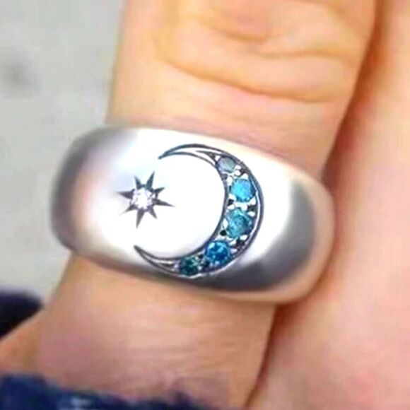 Blue zircon ring carved with sun and moon for women silver color - Picture 3 of 3